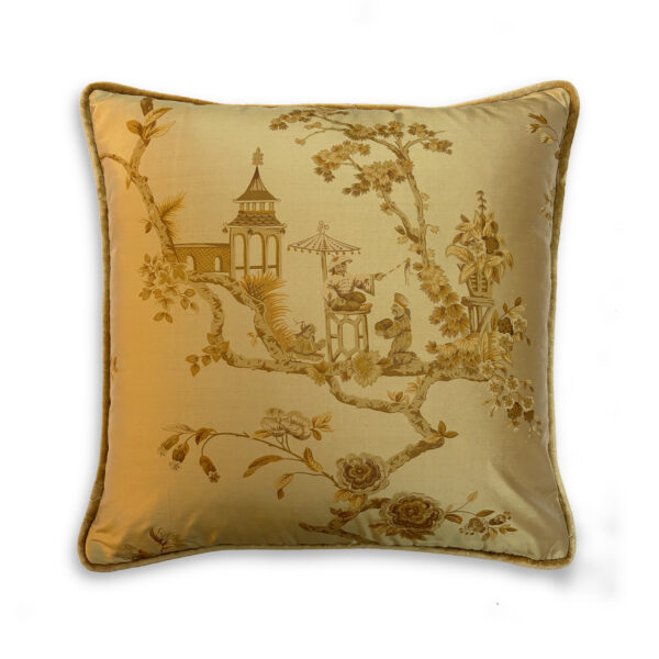 Cathay cushion - Antique gold with back and piping in Capri silk velvet - Cinnamon