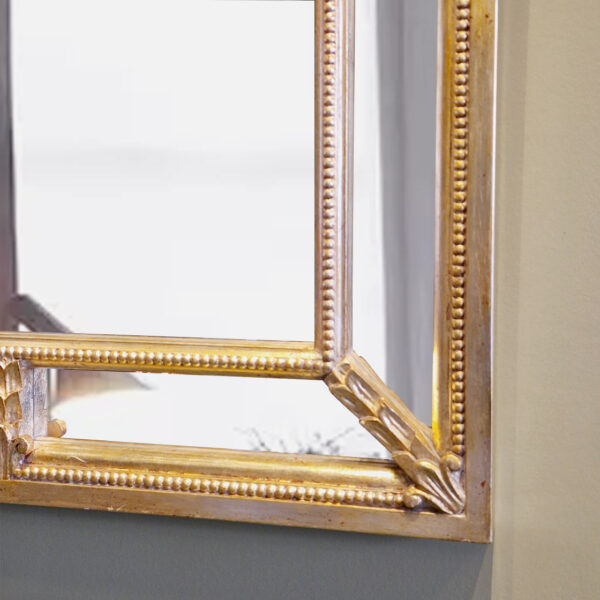 Georgian small mirror in bespoke champagne finish_detail2